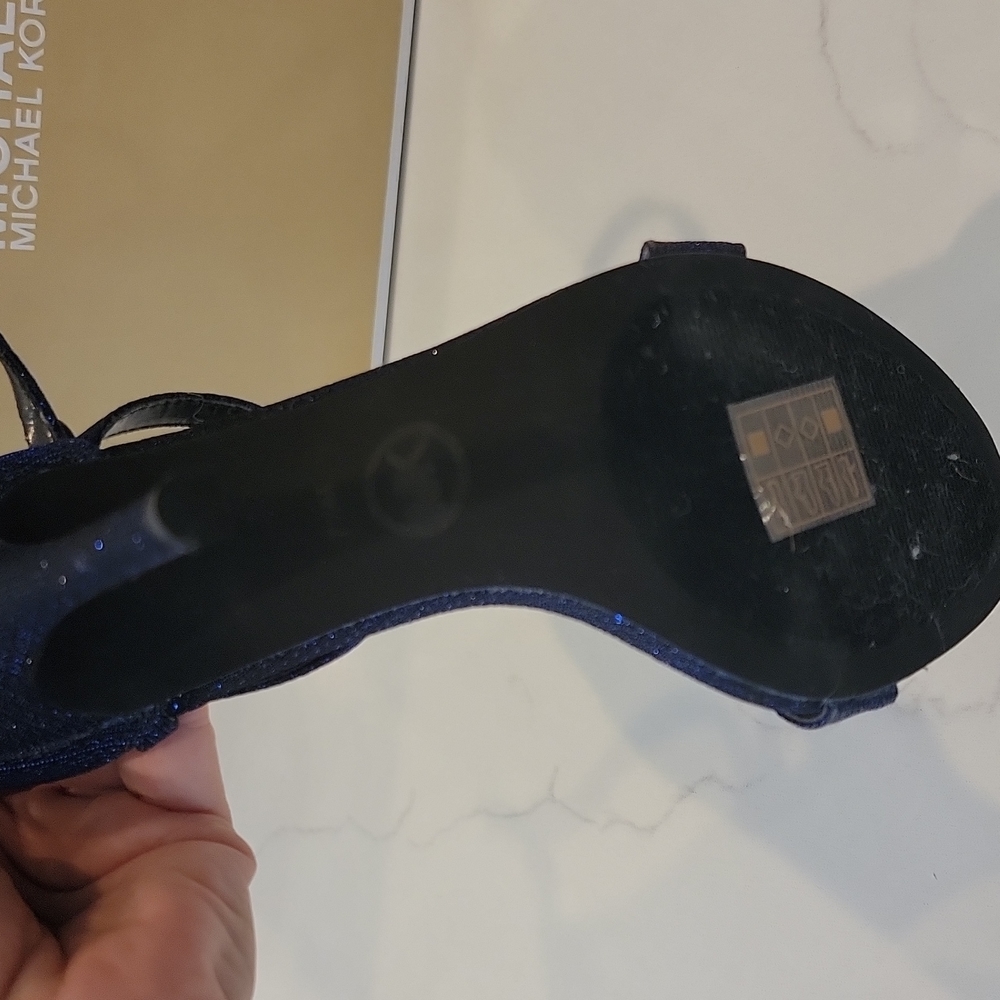 Shoes - Picture 4 of 7